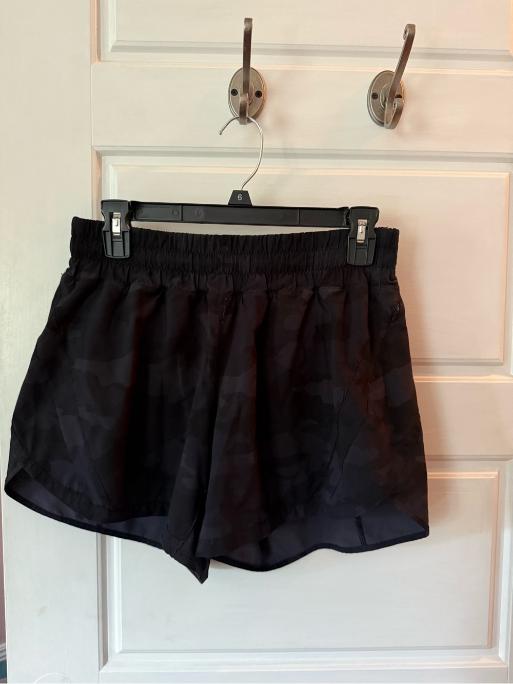 CAMO LULULEMON TRACK THAT 5 INCH SHORTS